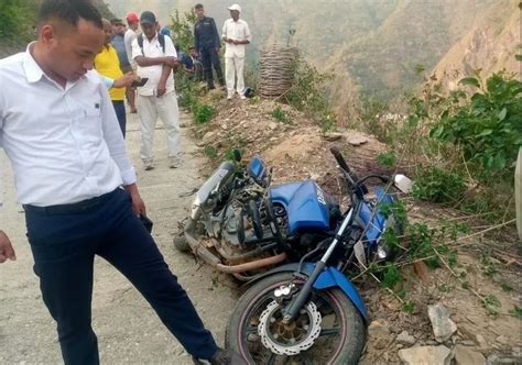 सिन्धुलीमा मोटरसाइकल दुर्घटना हुँदा गस्तीमा खटिएका दुई जना प्रहरीको