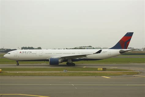 N801NW Delta Air Lines Airbus A330 323 Lloyd Cartwright Flickr