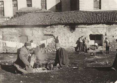 Dolmabahce Saray Tiyatrosu Ve Burada Gecici Bir Sure Ikame Flickr