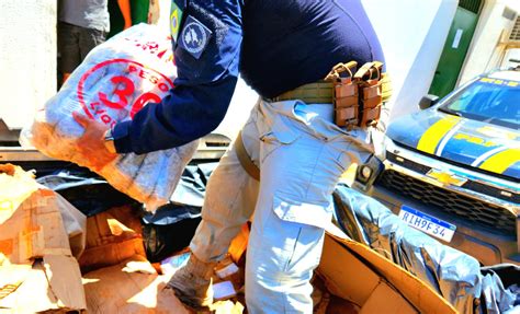 Prf Prende Dois Homens Transportando Quilos De Carne De Caranguejo