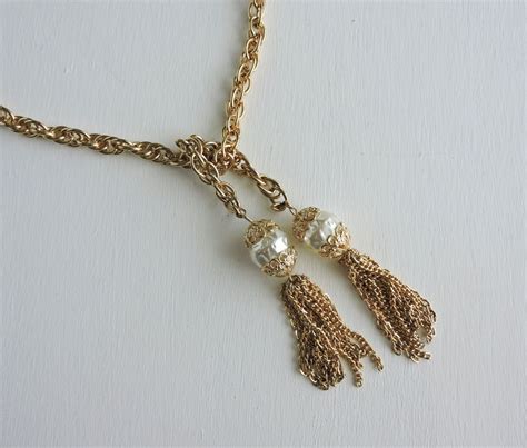 Vintage Lariat Necklace Tassel Necklace Sautoir Necklace Glass Nugget Pearls Gold Tone Chain