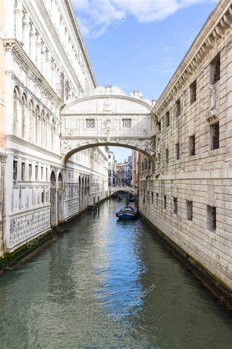 Puente De Los Suspiros O Ponte Dei Sospiri Sobre El R O De Palazzo