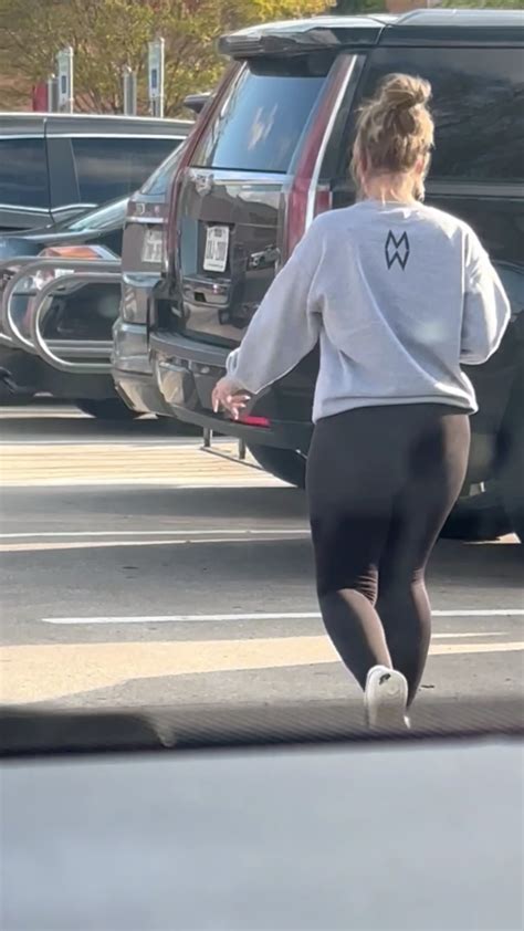 Sexy Pawg In Parking Lot Leggings And Yoga Pants Thecandidforum Online Beautiful Girls In