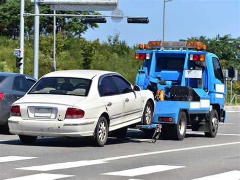 高速道路で車が故障したらどうする？対処法や電話すべき緊急連絡先・注意点などを解説 中古車なら【グーネット】