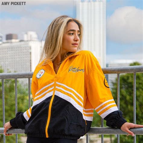 Pittsburgh Steelers Women's Erin Andrews Vintage Full Zip Windbreaker