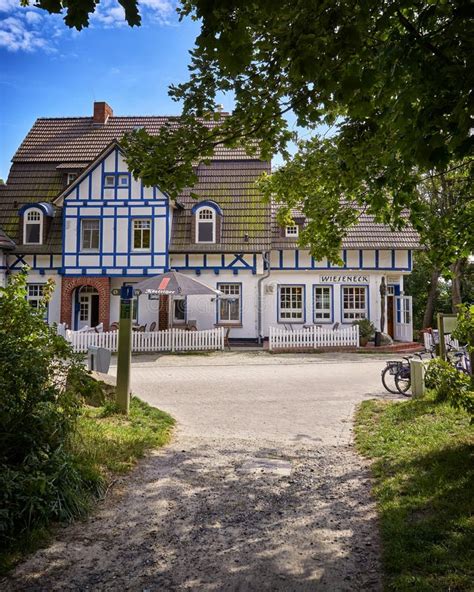 Pfad Zum Historischen Geb Ude In Kloster Auf Der Insel Hiddensee