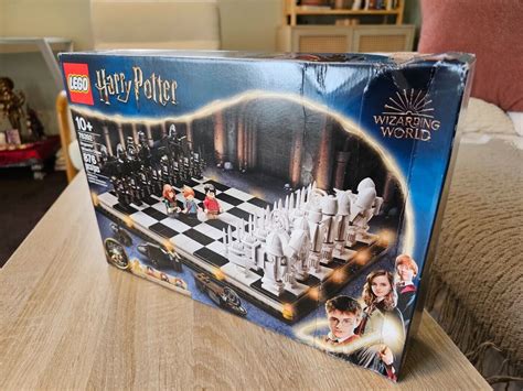 NEW LEGO Harry Potter Hogwarts Wizard S Chess Set 76392 W Damage