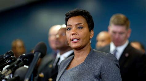 Atlanta mayor moves to block ICE from using city jails for border ...