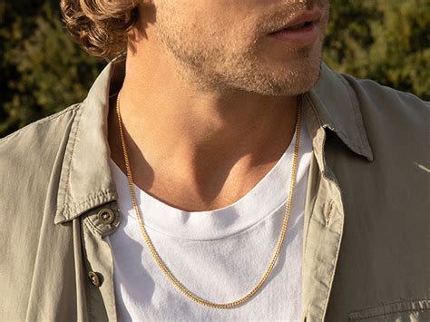 Men Wearing Gold Chains