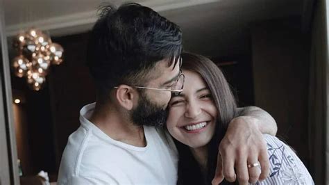 Virat Kohli Celebrates Lord S Win With Wife Anushka Sharma Takes Her