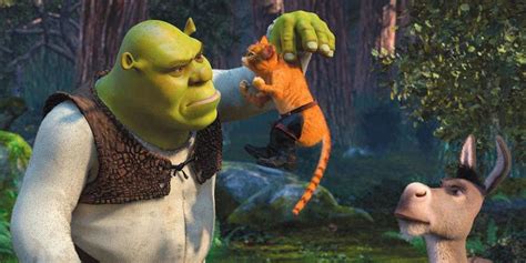 Shrek 2's Bloodiest Theory Argues Puss in Boots Killed Many Ogres