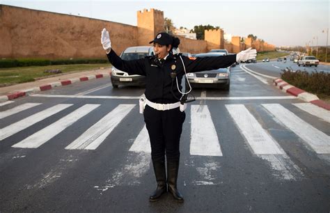 الشرطة المغربية تعتمد زيا جديدا فى اطار مسعاها للتحديث والشفافية