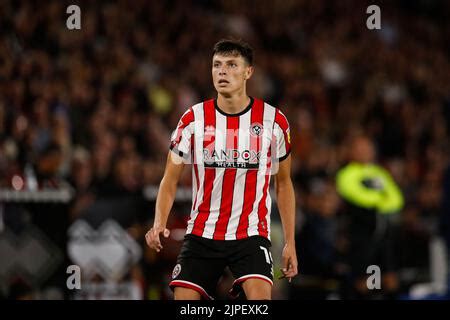 Anel Ahmedhodžić 15 of Sheffield United applauds the home fans during