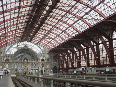 Solve Antwerp Central Railway Station Jigsaw Puzzle Online With