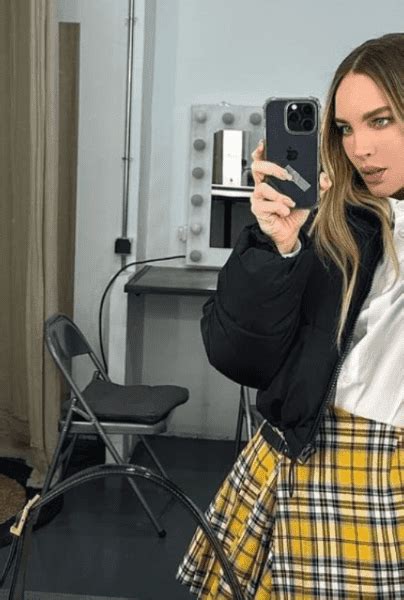 La Falda De Dolce Gabbana Que Us Belinda Recreando Una Pel Cula De