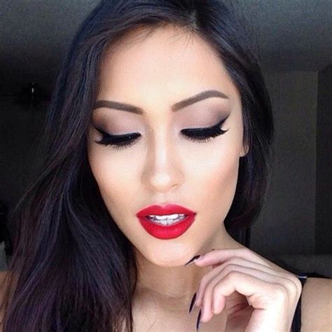 Miryam Díaz Red Lip Makeup Full Face Makeup Kiss Makeup Flawless