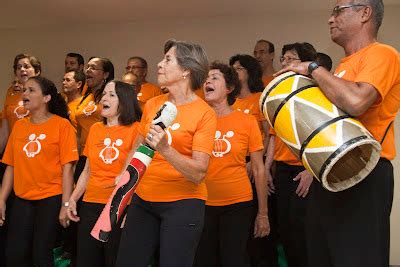 A Letra Elektr Nica Coral Arcelormittal Tubar O Em Duas Apresenta Es