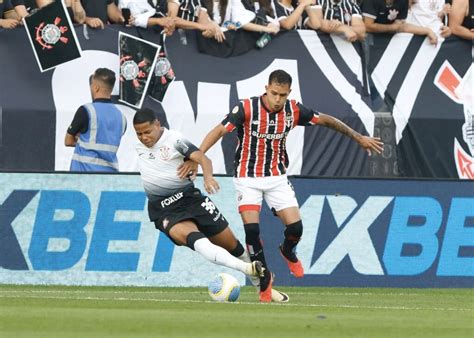 Corinthians E S O Paulo Empatam Em Cl Ssico Quatro Gols Tumulto E