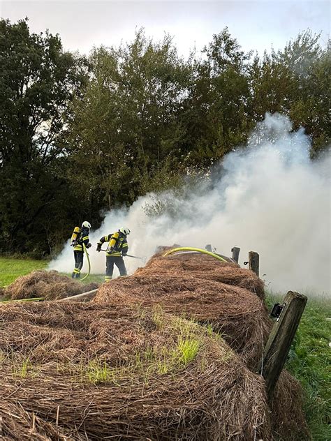 FW EN Strohballen Brennen Presseportal