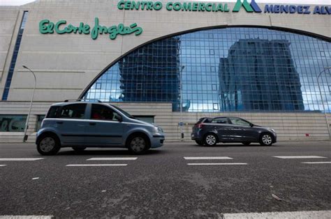 La reducción de jornada a los empleados de El Corte Inglés Carrefour o