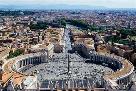 Qué Ver en la Plaza de San Pedro del Vaticano Roma