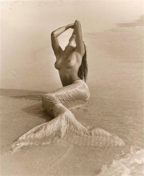 Stephanie Seymour By Herb Ritts Hawaii 1989 Scrolller