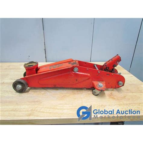 **Hydraulic Floor Jack