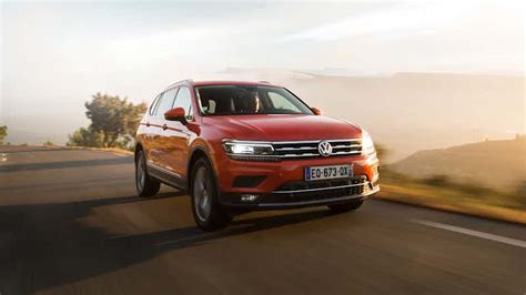 Nissan Qashqai Vs Volkswagen Tiguan Comparativa De Interesantes Suv Carwow