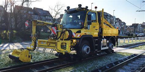 World Premiere For Road Rail Unimog U With Mm Track Width