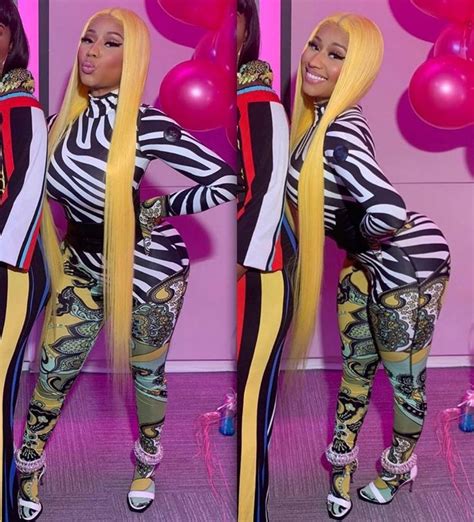 Nicki Minaj👑💅🏻 on Instagram: “I’m in love with this outfit and hair🔥🔥 ...