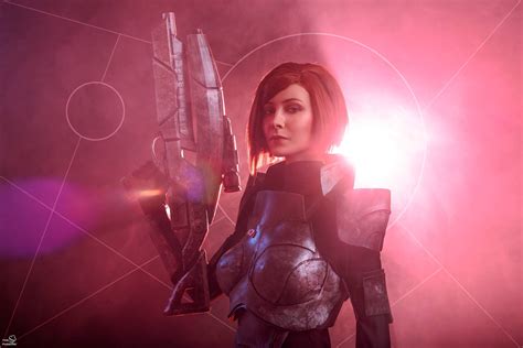 Shepard Mass Effect Cosplay By Ignis Art By Ignisartt On Deviantart