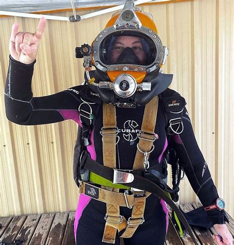 Pin By Angel Pine On Guardado R Pido Scuba Girl Wetsuit Scuba Girl