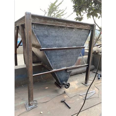 Manual 2 TPH Mild Steel Storage Hopper For Material Handling At Rs