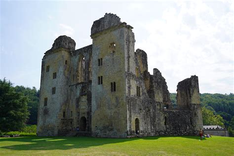 Old Wardour Castle Used For Robin Hood Prince Of Thieves F Flickr