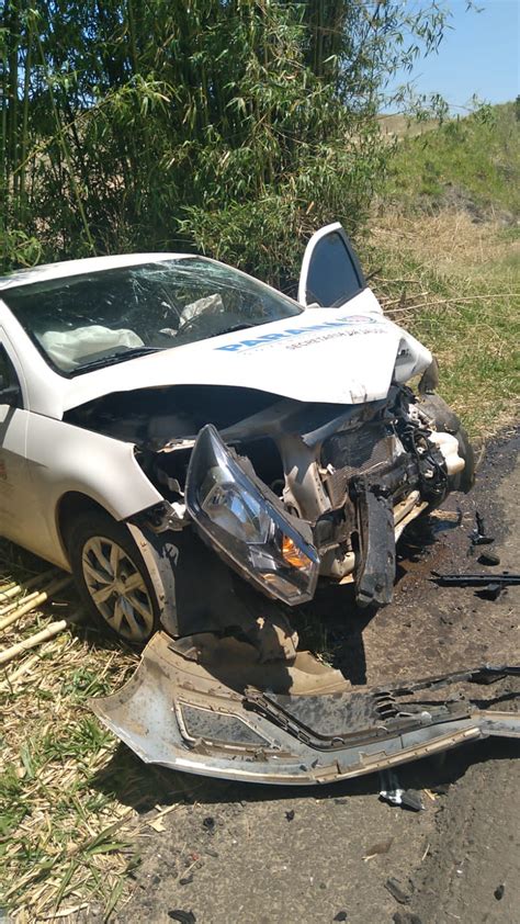 A Voz de Ibaiti e Região IBAITI Carro da Secretaria da Saúde colide