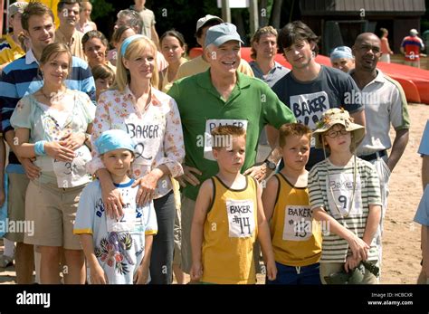 CHEAPER BY THE DOZEN 2, Jonathan Bennett, Piper Perabo, Bonnie Hunt ...