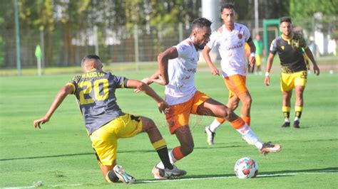 Botola Pro D Inwi La Rs Berkane Surprend Lunion Touarga Et Prend La T Te