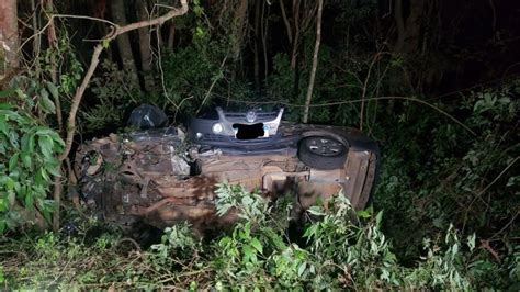 Homem Fica Ferido Em Colis O Entre Carro E Caminh O Na Sc Der