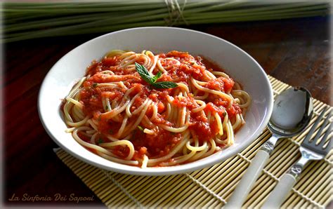 Spaghetti Al Pomodoro Crudo La Sinfonia Dei Sapori