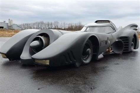 Réplicas de carros do Batman Caça fantasmas e De Volta para o futuro