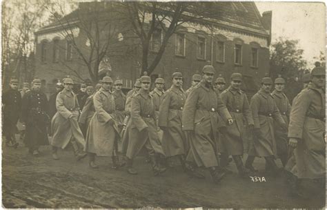 Altes Lager bei Jüterbog Marschierende Soldaten vor der Alten Post