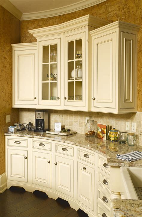 The Quality Craftsmanship Of Amish Built Kitchen Cabinets Kitchen