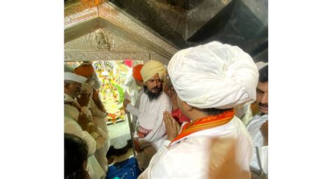 Pune: Sant Dnyaneshwar Maharaj Palkhi Sets Off On Sacred Journey To ...