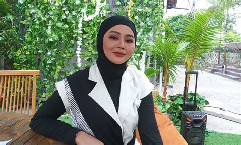 Berhijab Usai Pulang Umrah Jenita Janet Ini Menyelamatkanku Dari