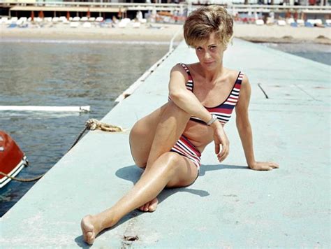 Hot Sexy Alida Valli Bikini Pics