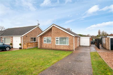 Martin And Co Lincoln 2 Bedroom Detached Bungalow Sstc In Mill Moor Way