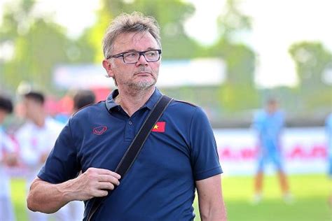 Vì sao HLV Philippe Troussier chưa được xướng tên 2sao