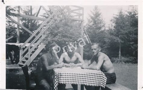 FOTO WK II Wehrmacht Soldaten nude nackt Freizeit Kaserne Lechfeld Allgäu K1 22 EUR 34 90