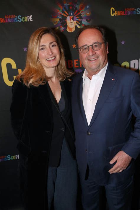 Photo Loccasion De Se Pencher Sur La Femme De François Hollande Et