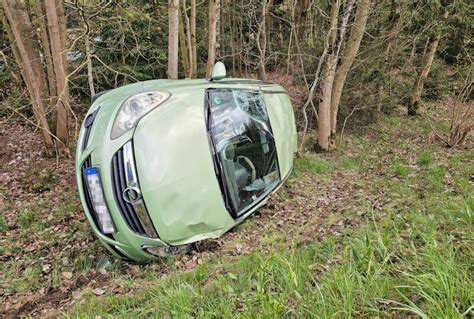 Update Auto überschlägt sich bei Unfall im Vogtland 61 Jährige